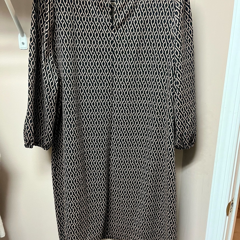 Elegant Black And Tan Geometric Dress - image 2